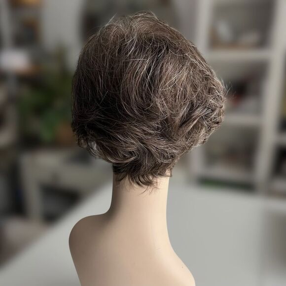 Synthetic Fashion Wig. Jon Renau. O’so’Lite. Brown with 10% gray. Sz: Avg - Picture 6 of 10
